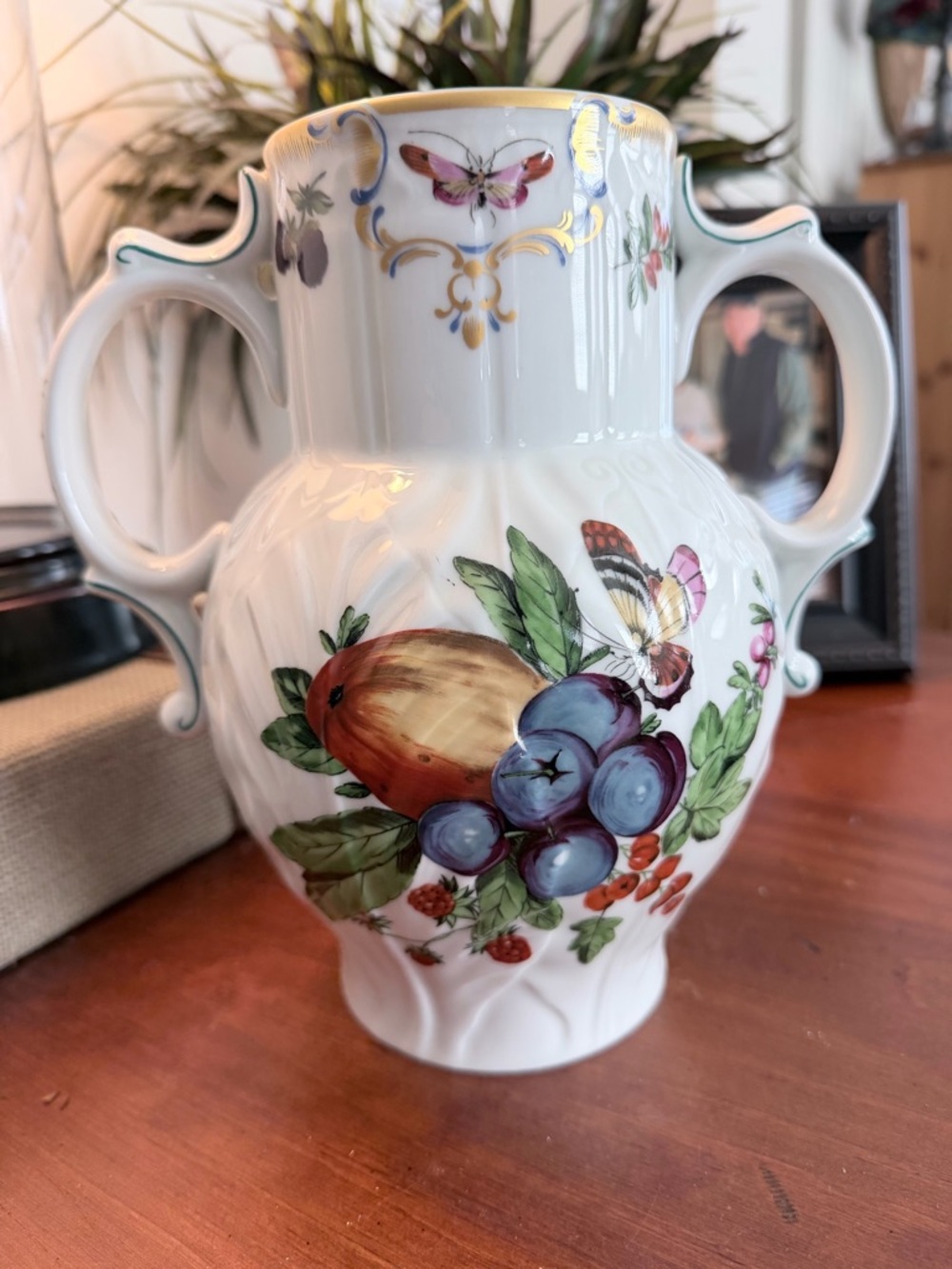 Mottahedeh Duke of Gloucester vase
